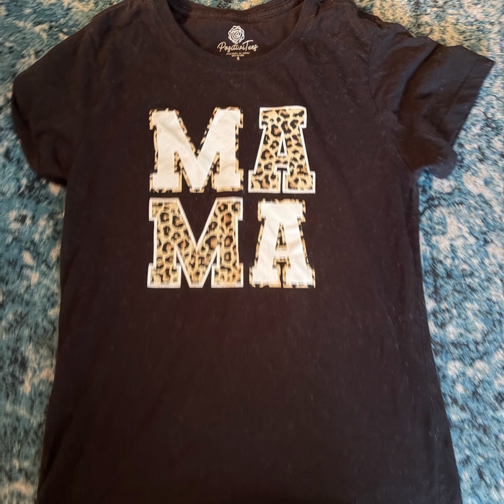 Woman’s  "MAMA" Leopard Graphic T-Shirt - Black